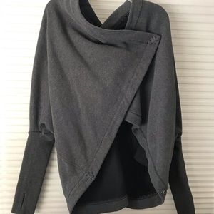 Lululemon | Charcoal It Makes Two Wrap | S/M
